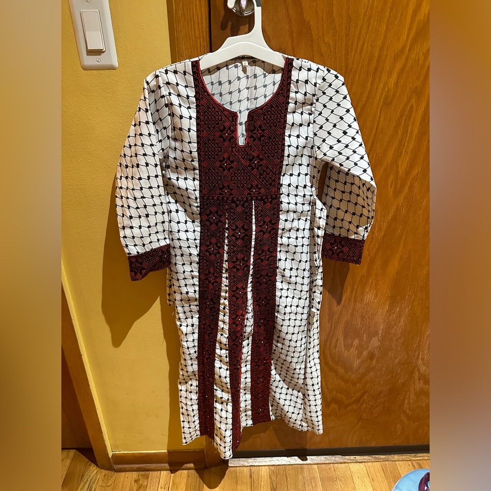 Girls Palestinian Kuffiya dress size 7/8. Brand new never used